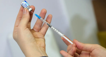 Vacina da gripe não aumenta risco da doença, alerta ministério